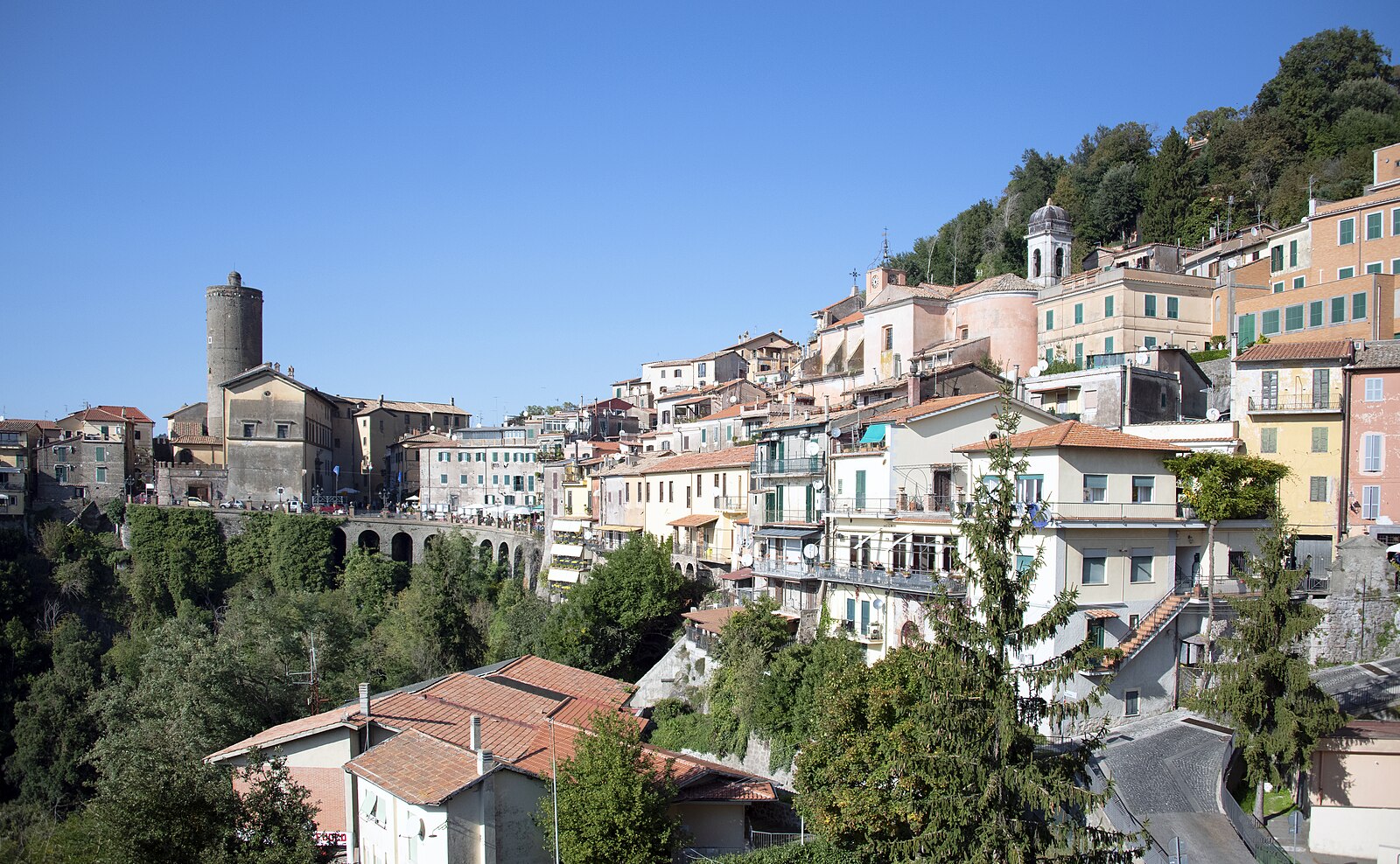 Nemi, vista caratteristica